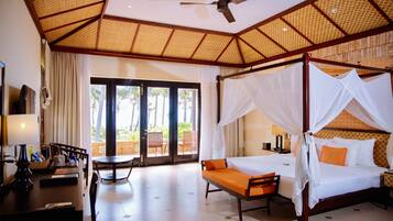 Bungalow Garden/Pool view | Minibar, in-room safe, individually decorated, individually furnished