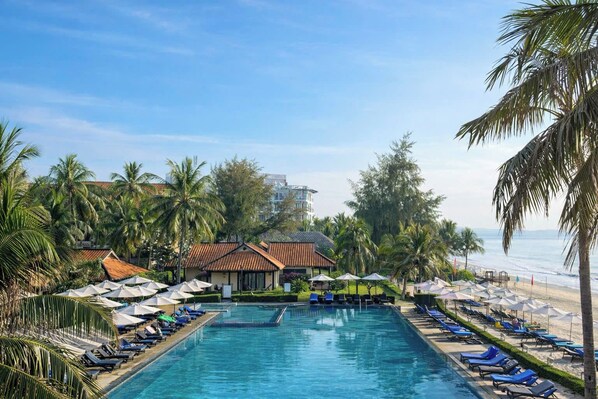 Outdoor pool, pool umbrellas, pool loungers