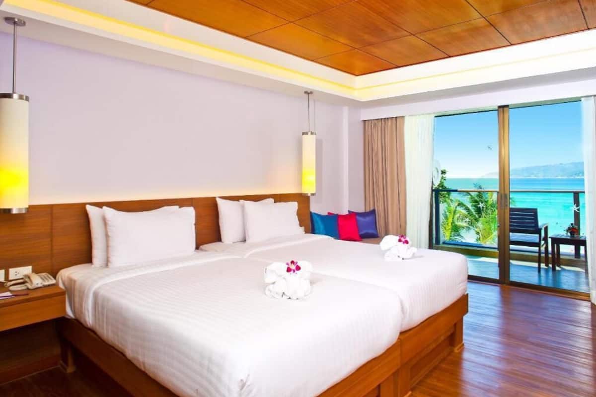 มินิบาร์, ตู้นิรภัยในห้องพัก, โต๊ะทำงาน, Wi-Fi ฟรี
