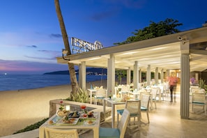 3 restaurants; breakfast, lunch and dinner served  - Beyond Karon (Karon)
