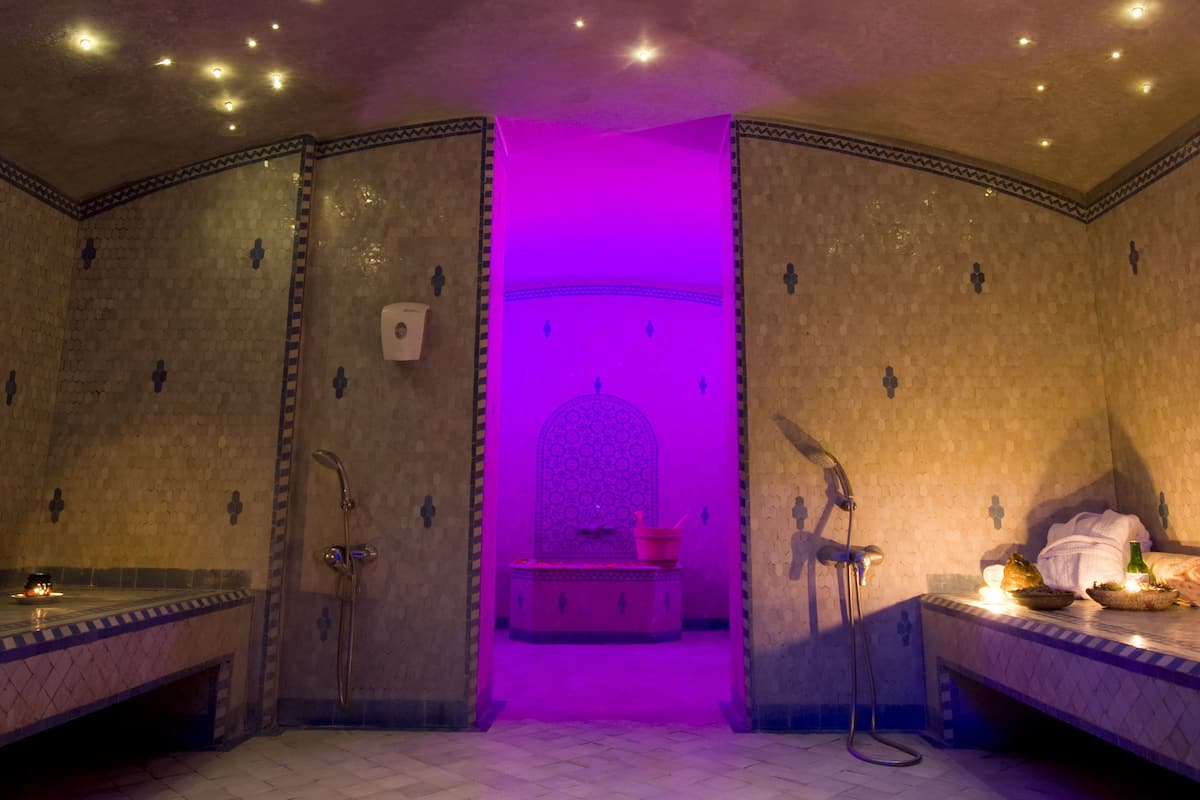 hot tub, steam room, hot springs/mineral springs, turkish bath/hammam