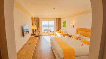 1 bedroom, memory-foam beds, minibar, in-room safe