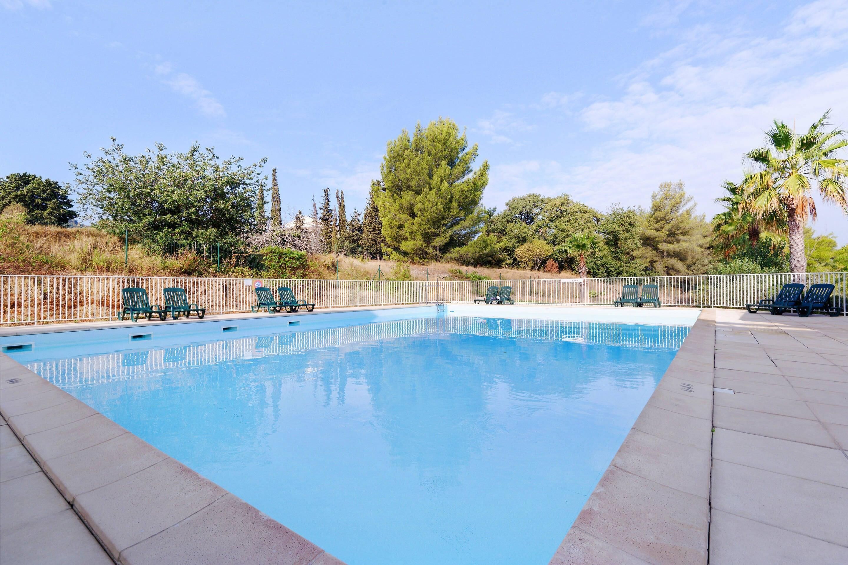 Sæsonbestemt udendørs pool