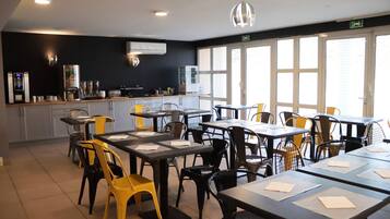 Kontinentales Frühstück unter der Woche (12.90 EUR pro Person)