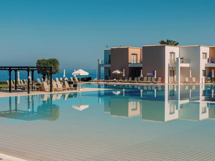 Indoor pool, 2 outdoor pools, pool umbrellas, pool loungers