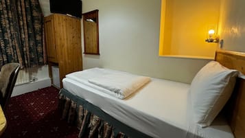 Single Room, Shared Bathroom | In-room safe, desk, iron/ironing board, free WiFi