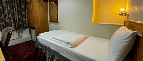 Caja de seguridad en la habitación y escritorio