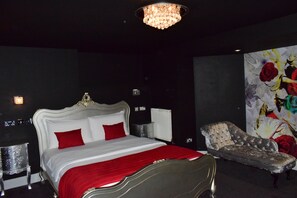 Superior Double Room, 1 King Bed | In-room safe, desk, iron/ironing board, free WiFi - Bridge Park Hotel (London)