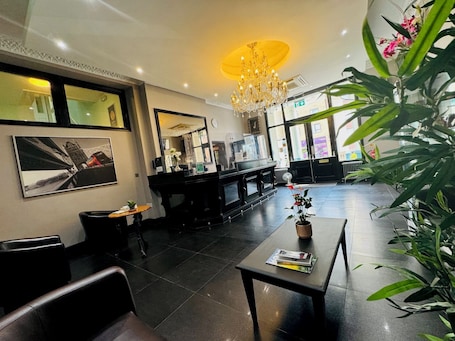 Reception. Bridge Park Hotel