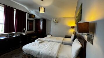 Twin Room, Ensuite | In-room safe, desk, iron/ironing board, free WiFi