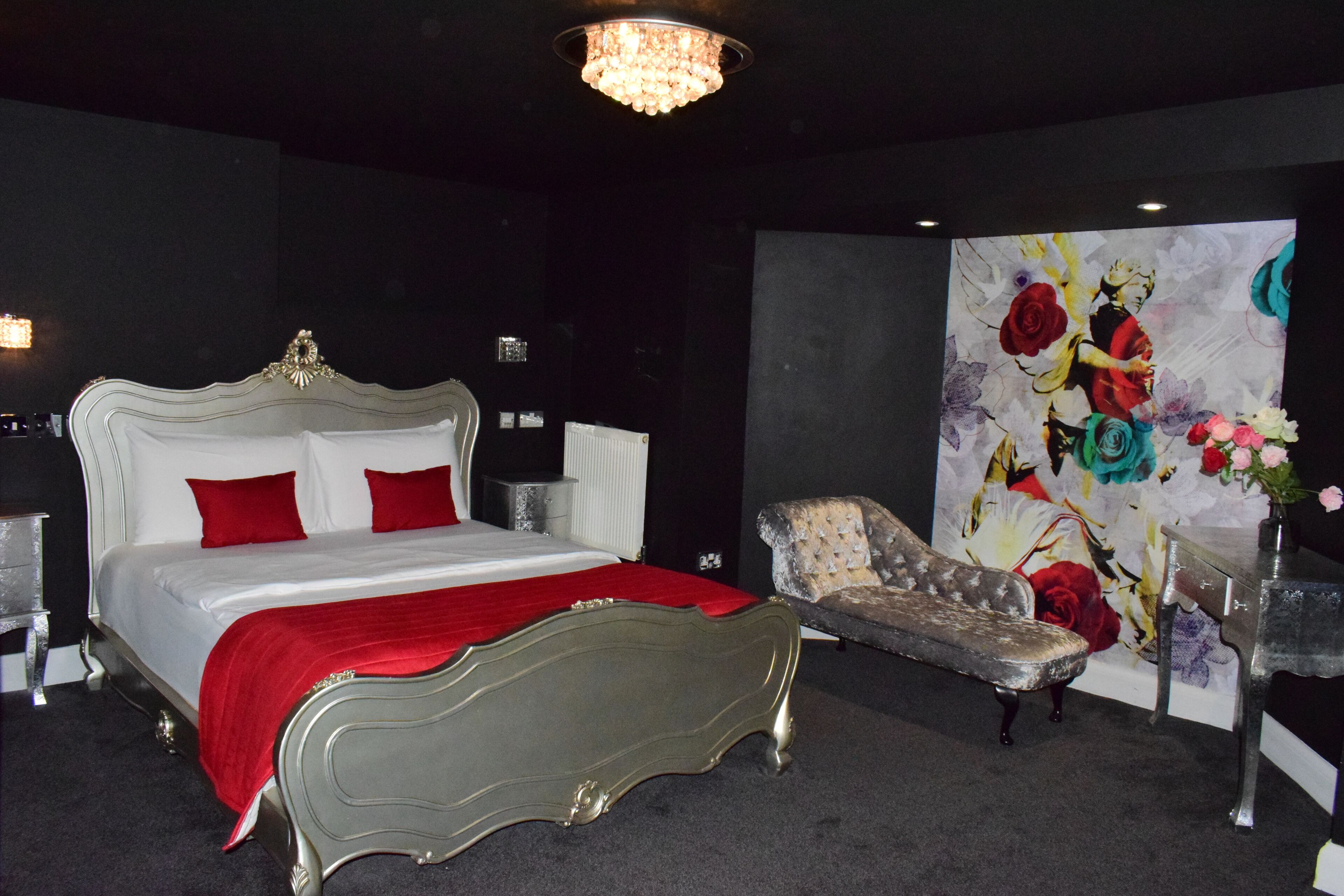 Superior Double Room, 1 King Bed | In-room safe, desk, iron/ironing board, free WiFi