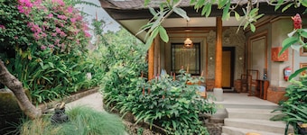 Kuta Seaview Beach Resort   