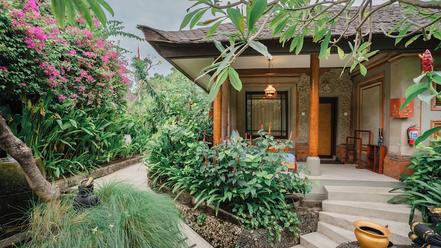 Kuta Seaview Beach Resort