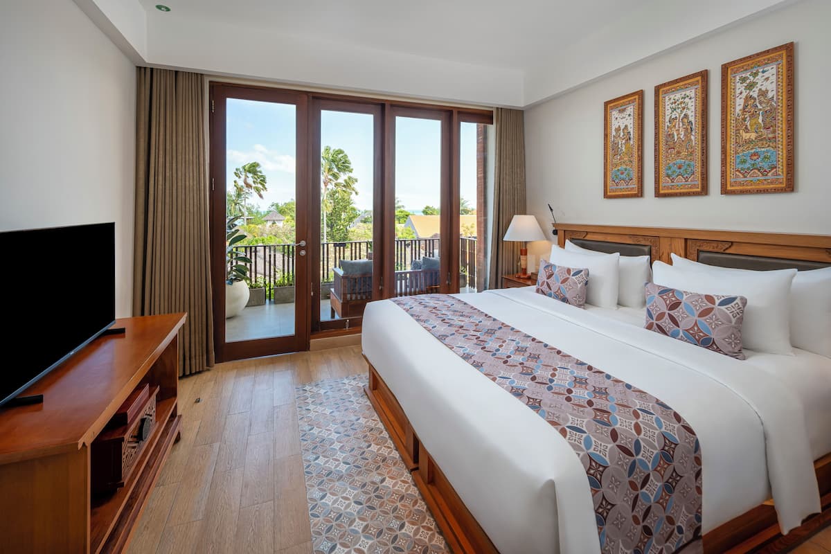 Prestige Suite, Garden View | Minibar, in-room safe, desk, iron/ironing board