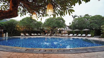 Hồ bơi ngoài trời, mở cửa từ 8:00 đến 20:00, dù/ô trên bãi biển/hồ bơi