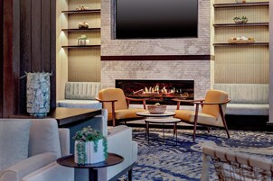 供应早餐、晚餐和早午餐