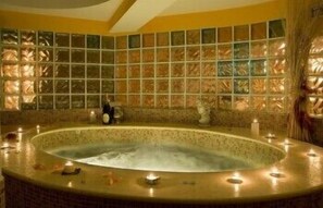 Indoor spa tub - Grand Hotel Osman (Atena Lucana)