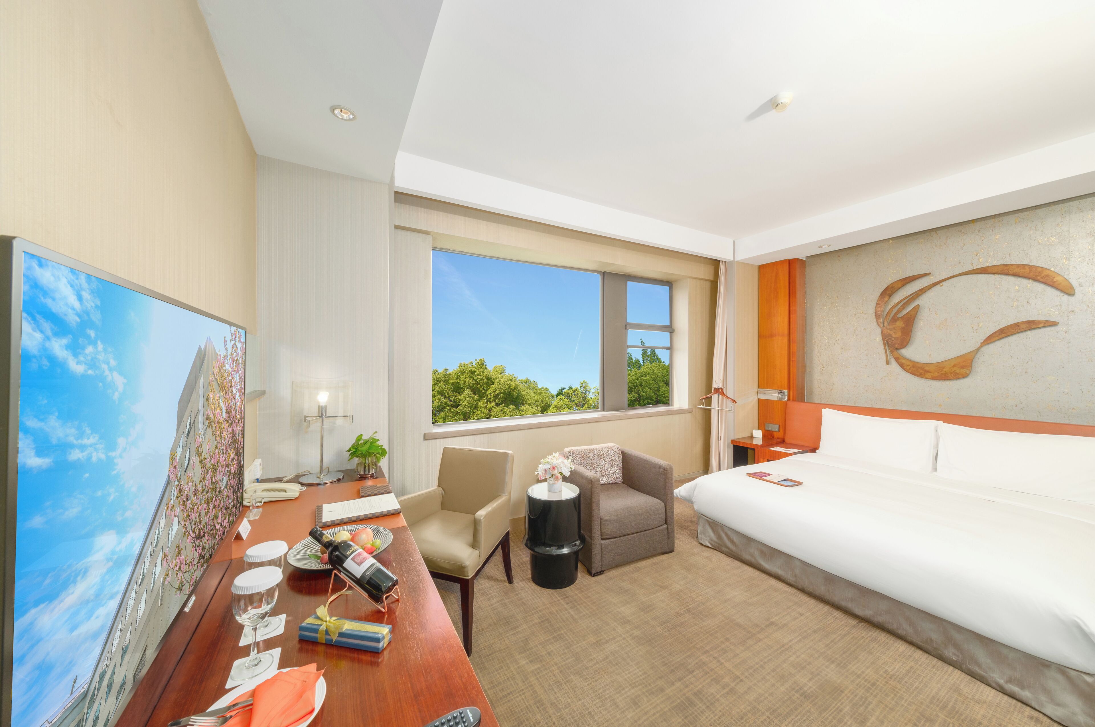 premier room | premium bedding, down duvets, memory-foam beds, minibar