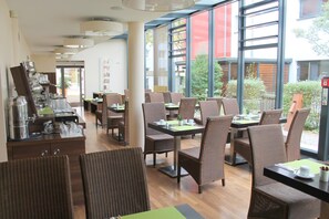 Al fresco dining  - Designhotel am Stadtgarten (Freiburg im Breisgau)