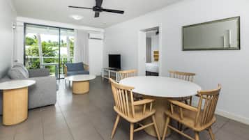 In-room safe, desk, iron/ironing board, free WiFi