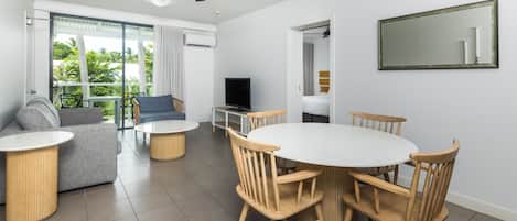 In-room safe, desk, iron/ironing board, free WiFi