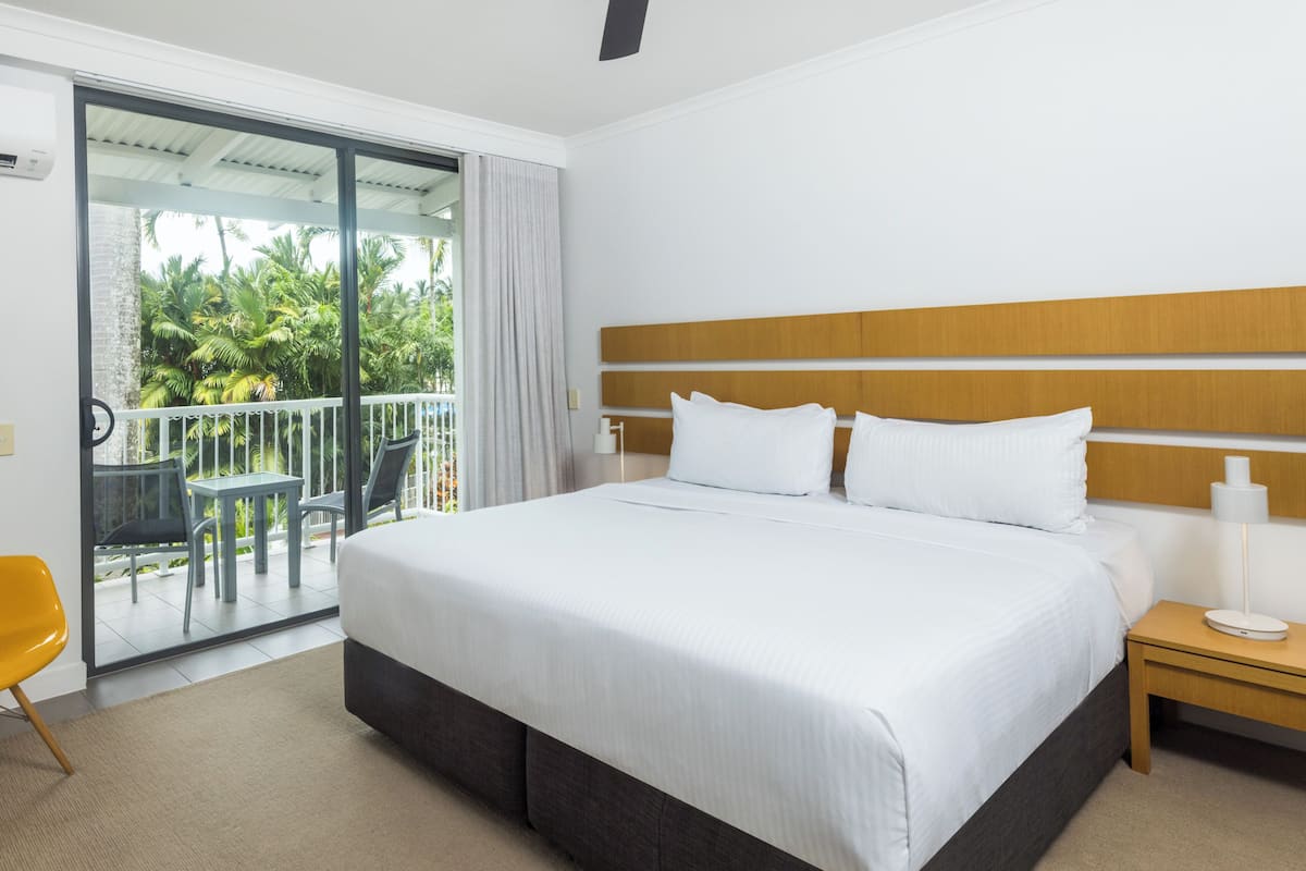 In-room safe, desk, iron/ironing board, WiFi (free)