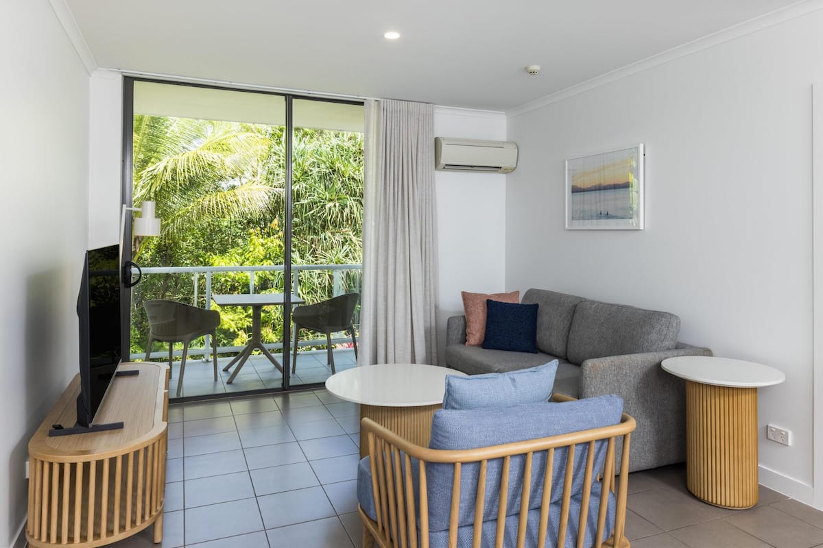 1 bedroom, in-room safe, desk, iron/ironing board