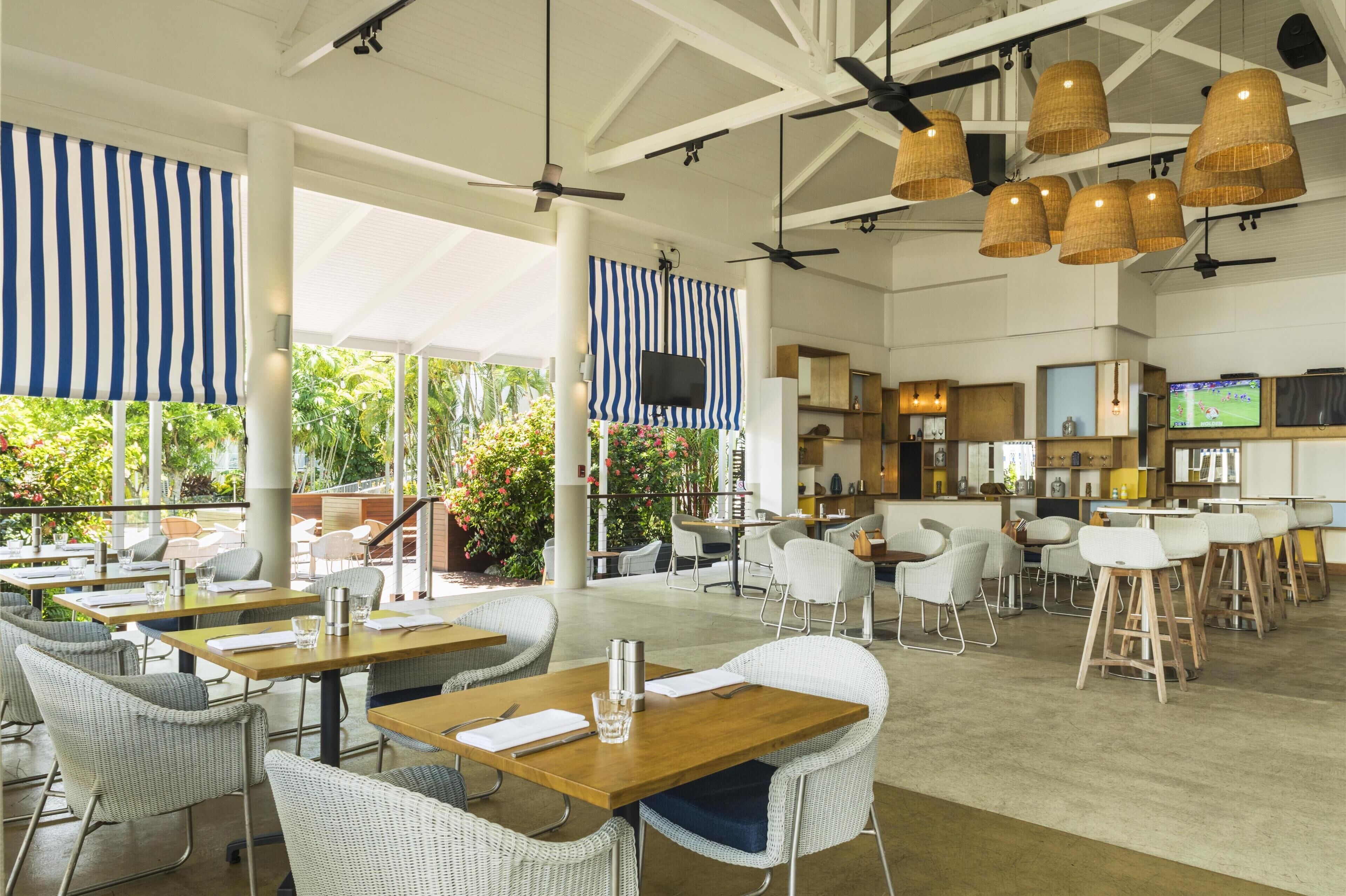 breakfast and dinner served, international cuisine