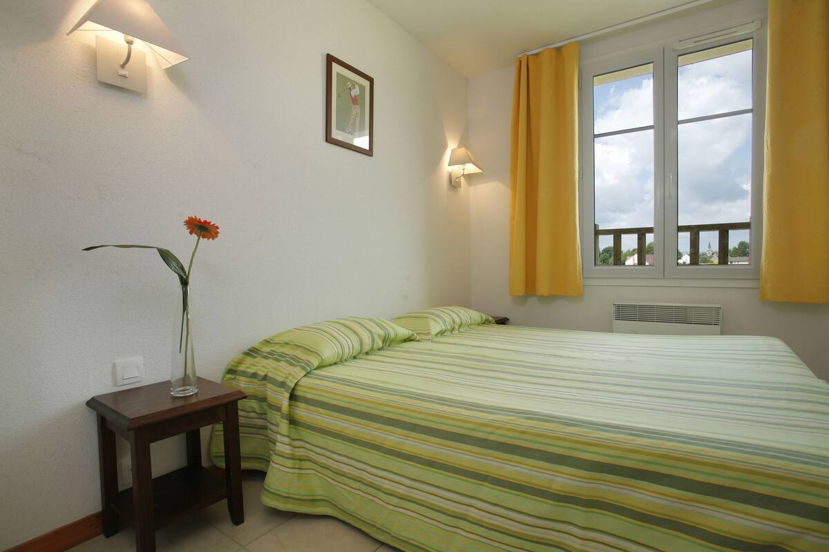 Hochwertige Bettwaren, Verdunkelungsvorhänge, schallisolierte Zimmer