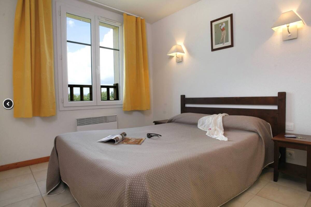 1 bedroom, premium bedding, blackout curtains, soundproofing