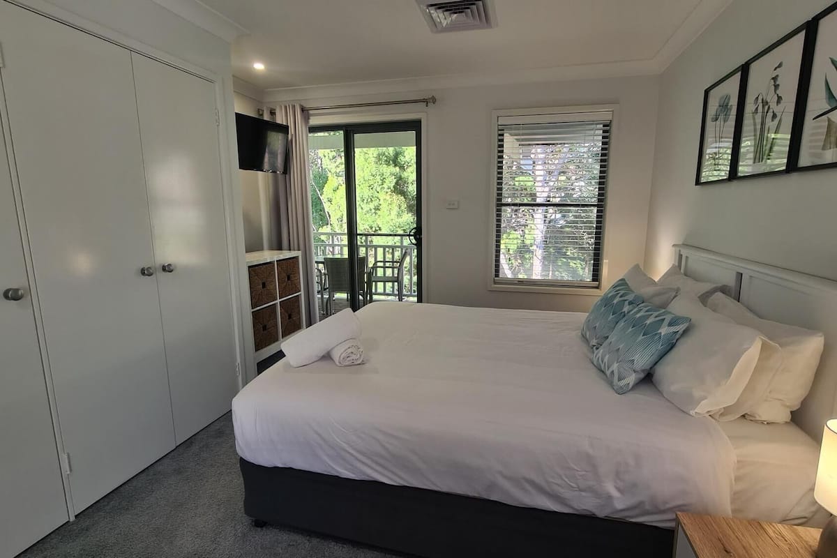 Treetop Terrace - 2 Bedrooms | Iron/ironing board, high-speed internet, individually decorated