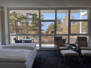 Luxury Room | Living room