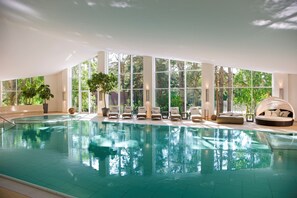 Indoor pool, open 7:00 AM to 9:00 PM, sun loungers - Strandhotel Fischland (Ostseebad Dierhagen)