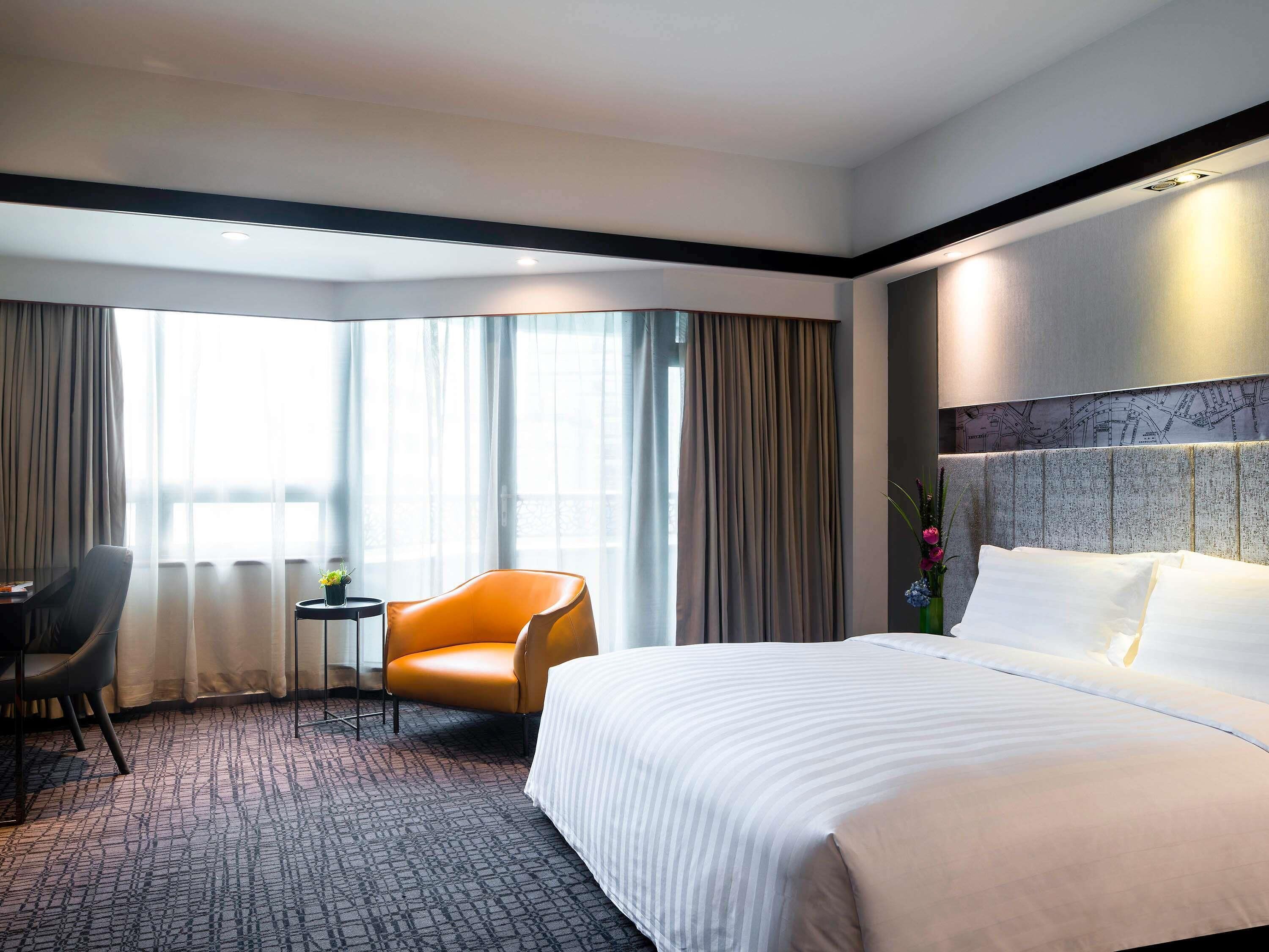 Ropa de cama de alta calidad y minibar 