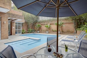 Kolam renang terbuka 