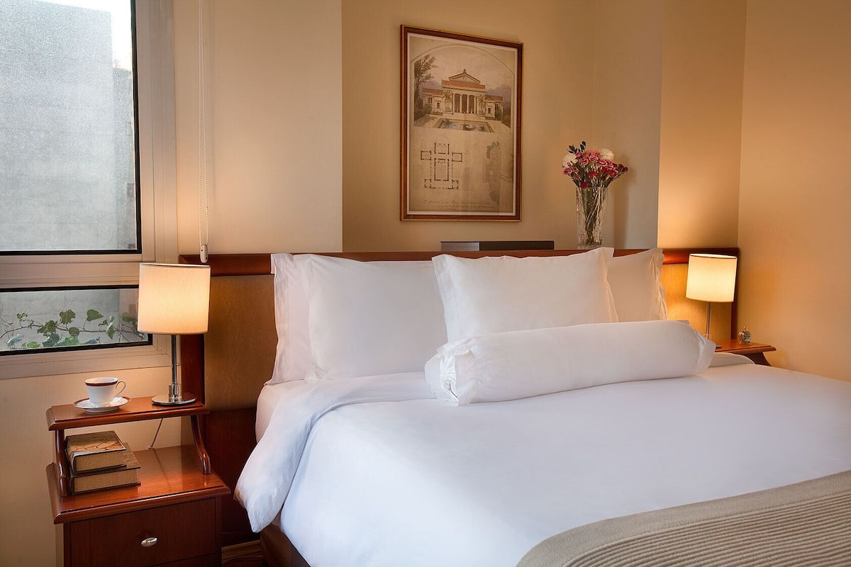 1 bedroom, premium bedding, minibar, in-room safe