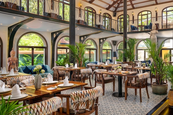 2 Restaurants, Frühstück, Mittagessen, Abendessen, asiatische Küche