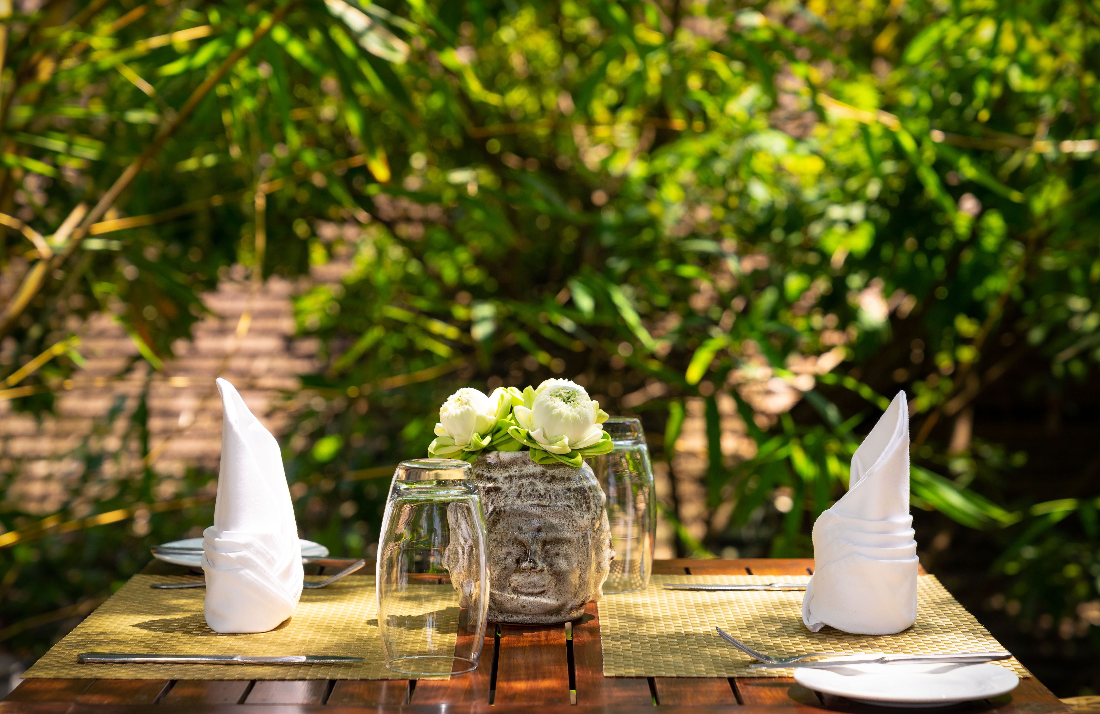 2 restaurants, breakfast, lunch, dinner served; asian cuisine