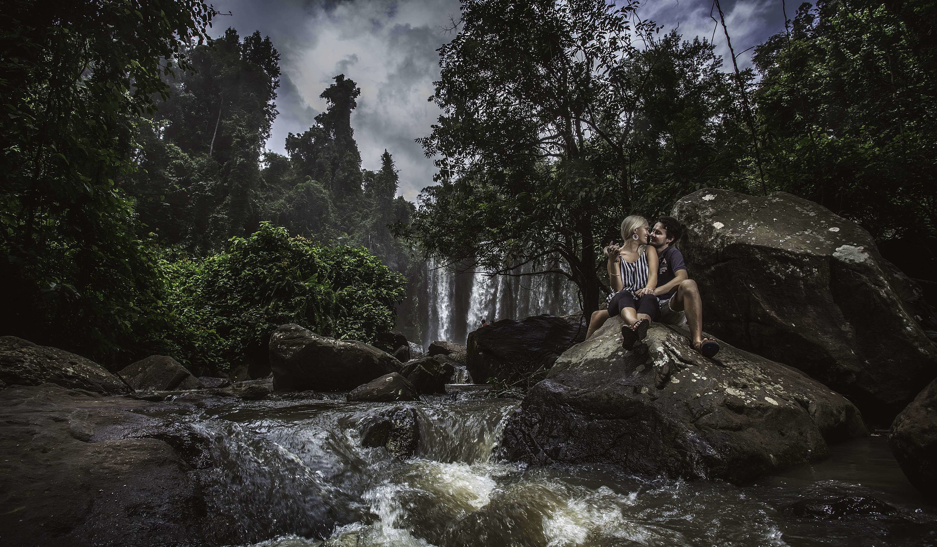 couples treatment room(s), sauna, hot tub, steam room, body treatments