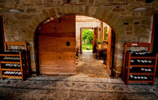 Kahvaltı, öğle yemeği ve akşam yemeği sunulur 