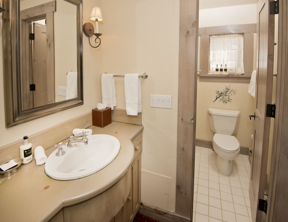 The Arrabelle at Vail Square by null