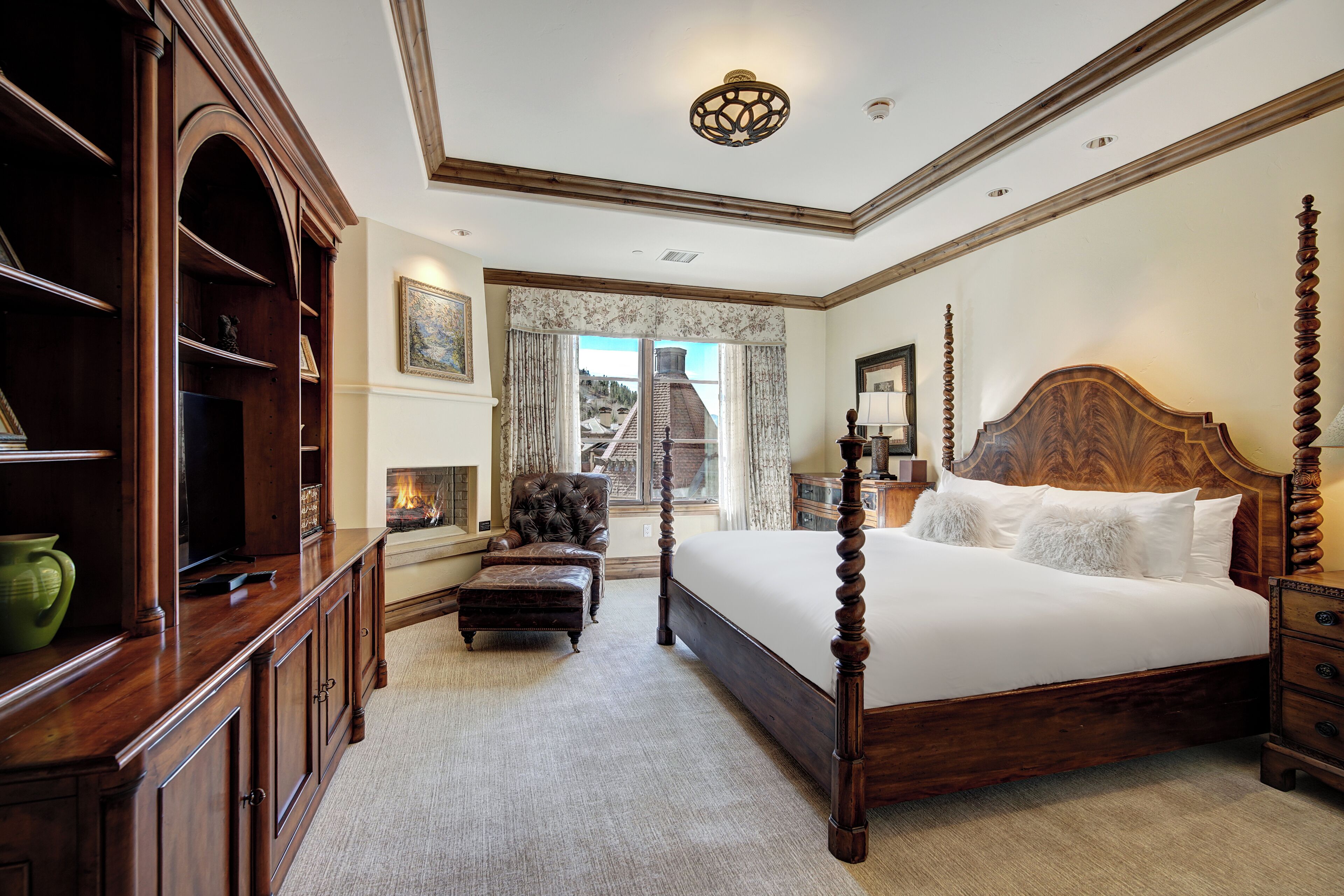 Room, 3 Bedrooms, Mountain View (Residence) | Premium bedding, in-room safe, desk, laptop workspace