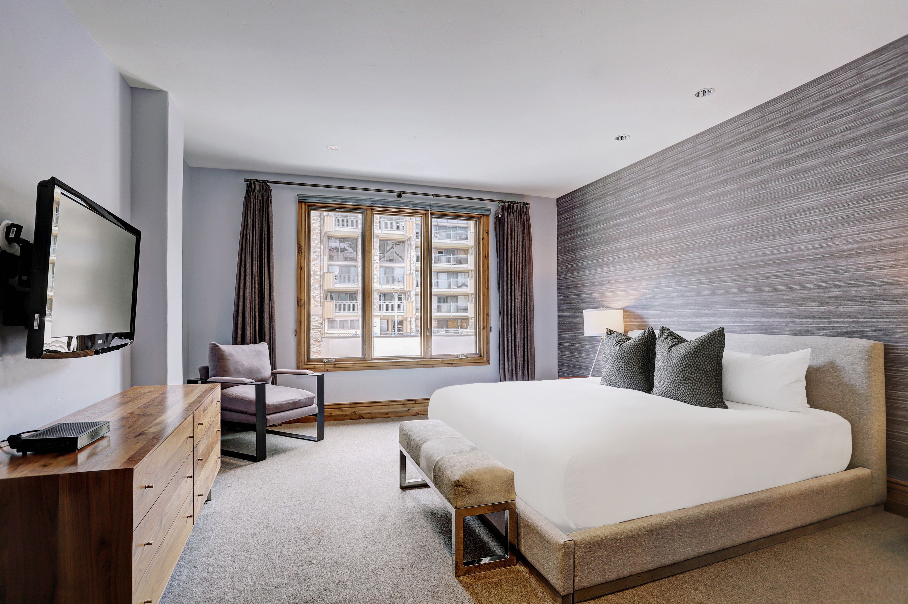 Room, 4 Bedrooms (Residence)