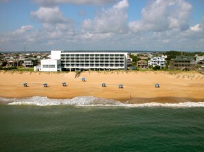 Exterior - Holiday Inn Express Nags Head Oceanfront by IHG (Nags Head)