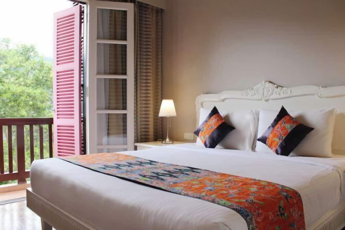 1 bedroom, premium bedding, minibar, in-room safe