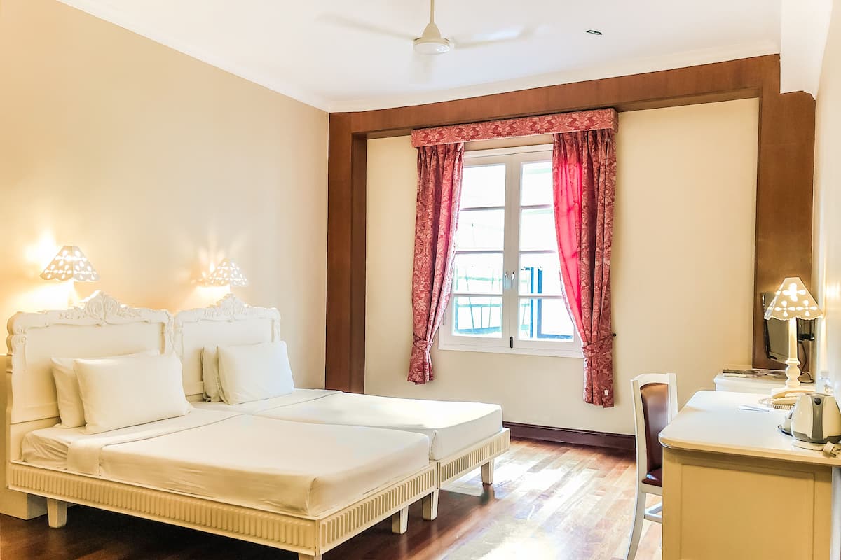 Superior Twin Room | 1 bedroom, premium bedding, minibar, in-room safe