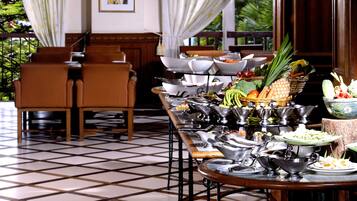 Daily buffet breakfast (MYR 45 per person)