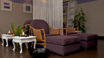 Sauna, boblebad, kropsbehandlinger, aromaterapi, body wrap-behandlinger