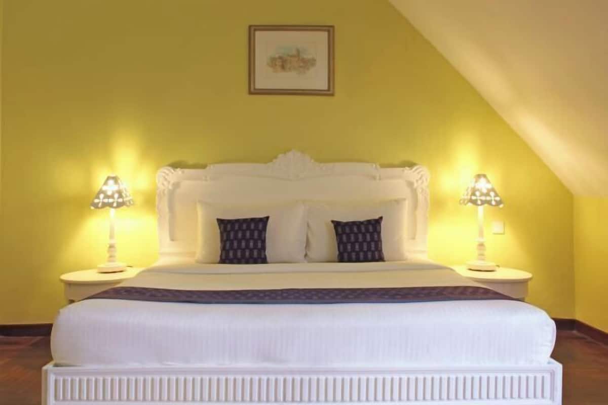1 bedroom, premium bedding, minibar, in-room safe