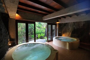 Bañera de hidromasaje interior